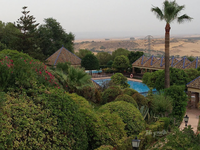 Parador de Carmona y su piscina