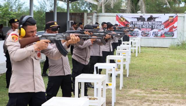 Untuk Mendukung Tugas di Lapangan, Polres Aceh Timur Gelar Latihan Menembak