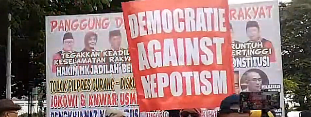 Aksi di Jakarta Perlu Jelang Putusan MK, Juga Sporadis di Banyak Daerah