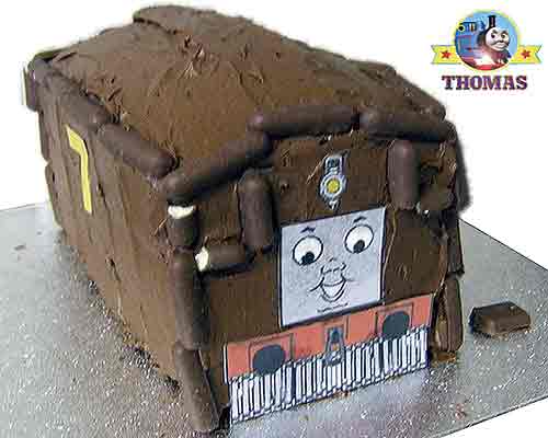 Thomas the train cake ideas.