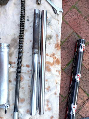 Honda CB500K1 inner and outer fork legs