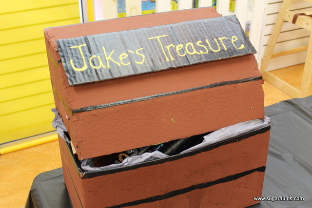 how to build a pirate chest