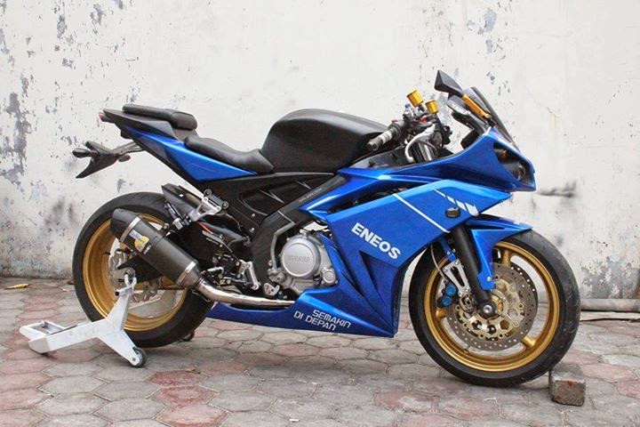 Yamaha Vixion R1