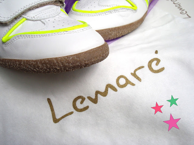 lemarè sneakers donna, amanda marzolini italian fashion blogger, the fashionamy, flluo colors wedge shoes, golden shoes, golden sneakers, fluo denim, 