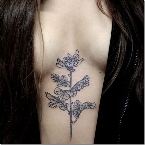 tige_de_fleur_sternum_tatouage