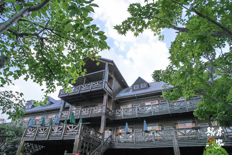 比佛利山莊｜百岳群峰、賞楓秘境、烤肉聚餐｜南投清境避暑住宿