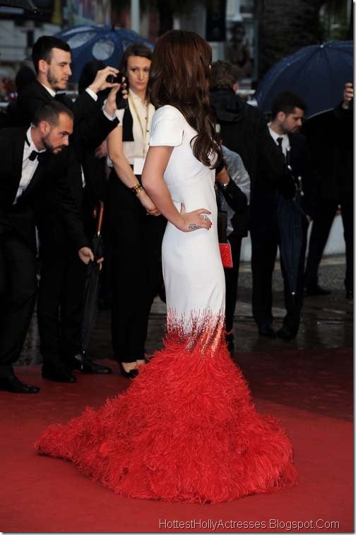Cheryl Cole Hot Pics in Stylish Dress on Red Carpet 1