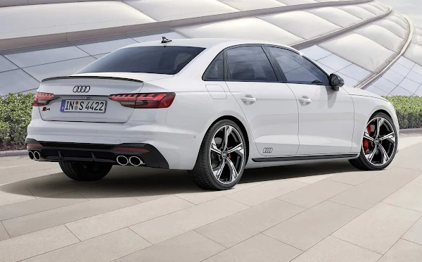 Audi A4, A5, S4 e S5 ganham pacote Competition - Europa