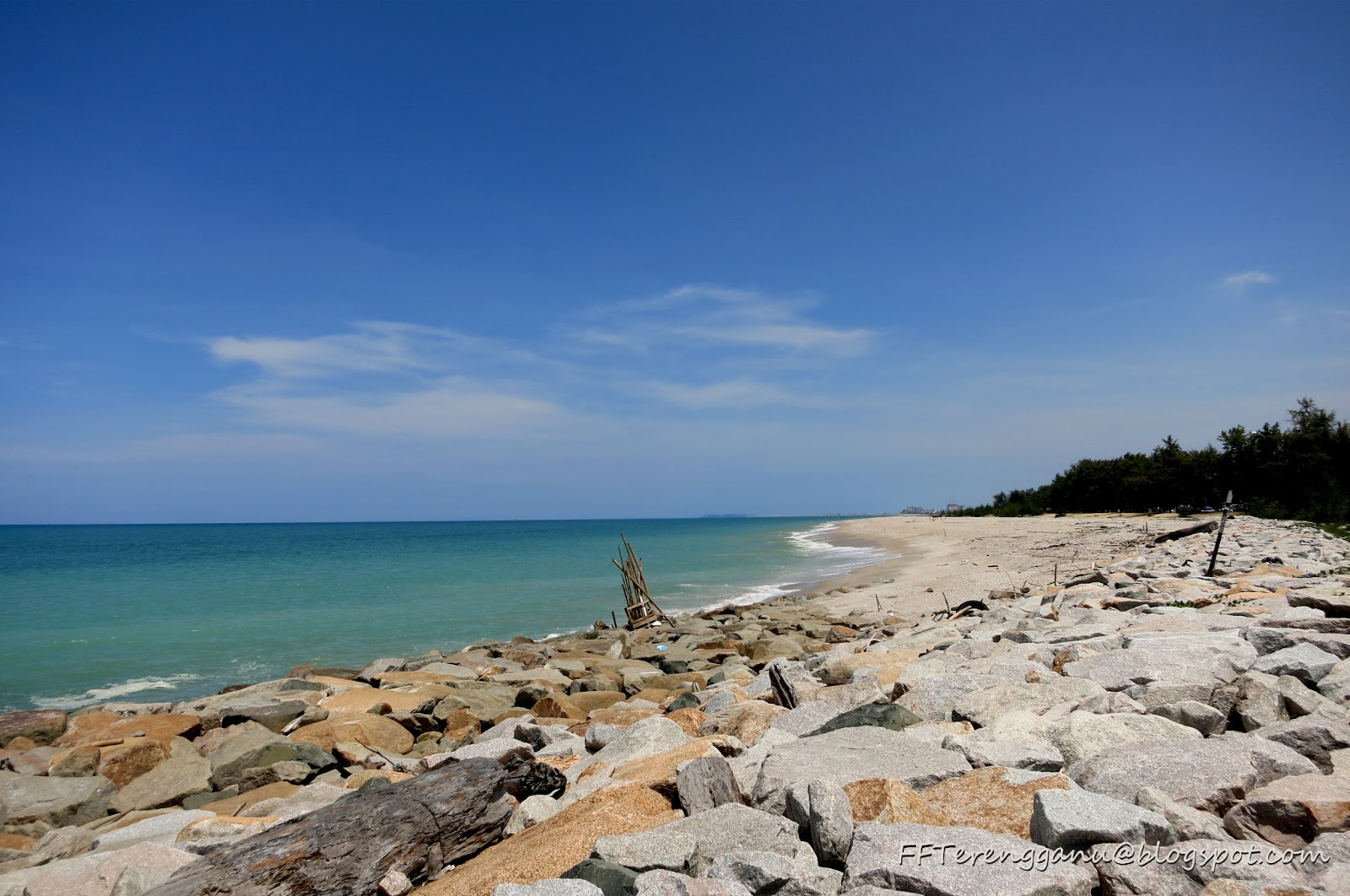 Pantai Teluk Ketapang ~ RumohStay Salmah