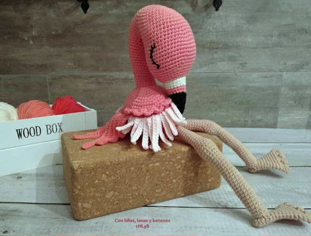 Con hilos, lanas y botones: Flo the Flamingo (patrón de The Little Hook Crochet, littleaquagirl)
