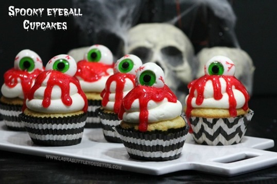 Spooky-Eyeball-Cupcakes-1