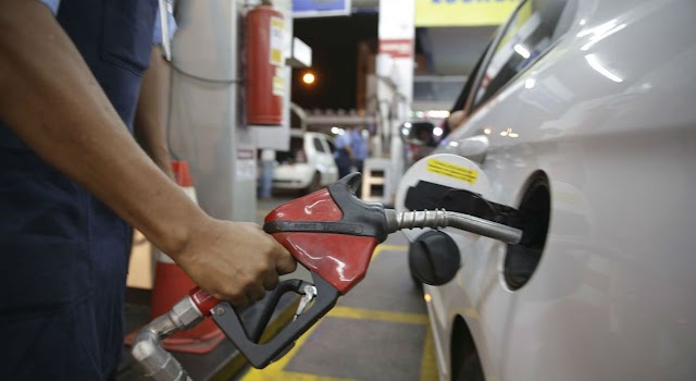 PETROBRAS ELEVA PREÇO DA GASOLINA EM 3,5% E DO DIESEL EM 4,2%