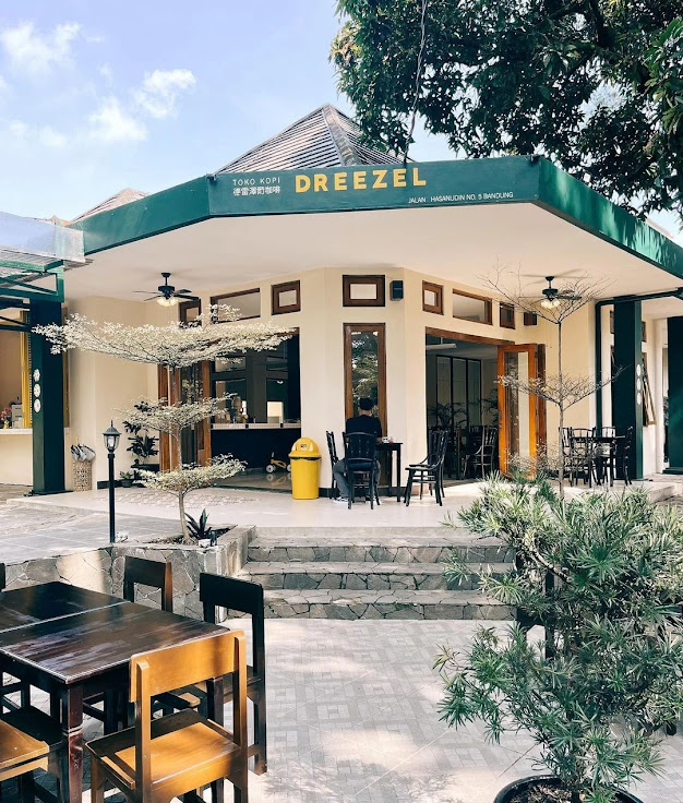 Dreezel Coffee Hasanudin Harga Menu dan Jam Buka