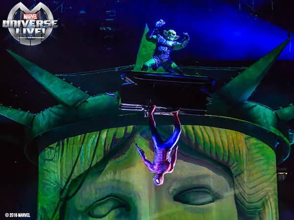 Spider-man and The Green Goblin in @MARVELonTour at @TheQArena in CLE 