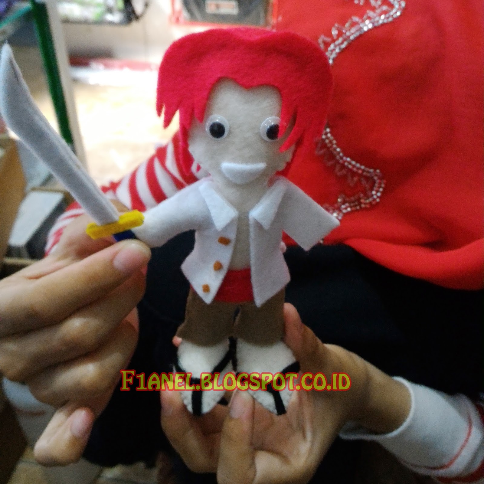Kerajinan Kain Flanel Cara Membuat Boneka  Anime Shanks 