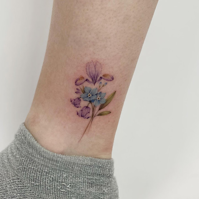 Mini tatuagens femininas delicadas de flores - 95 fotos e modelos