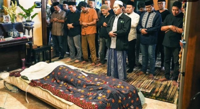 Suasana duka di kediaman Ikang Fawzi