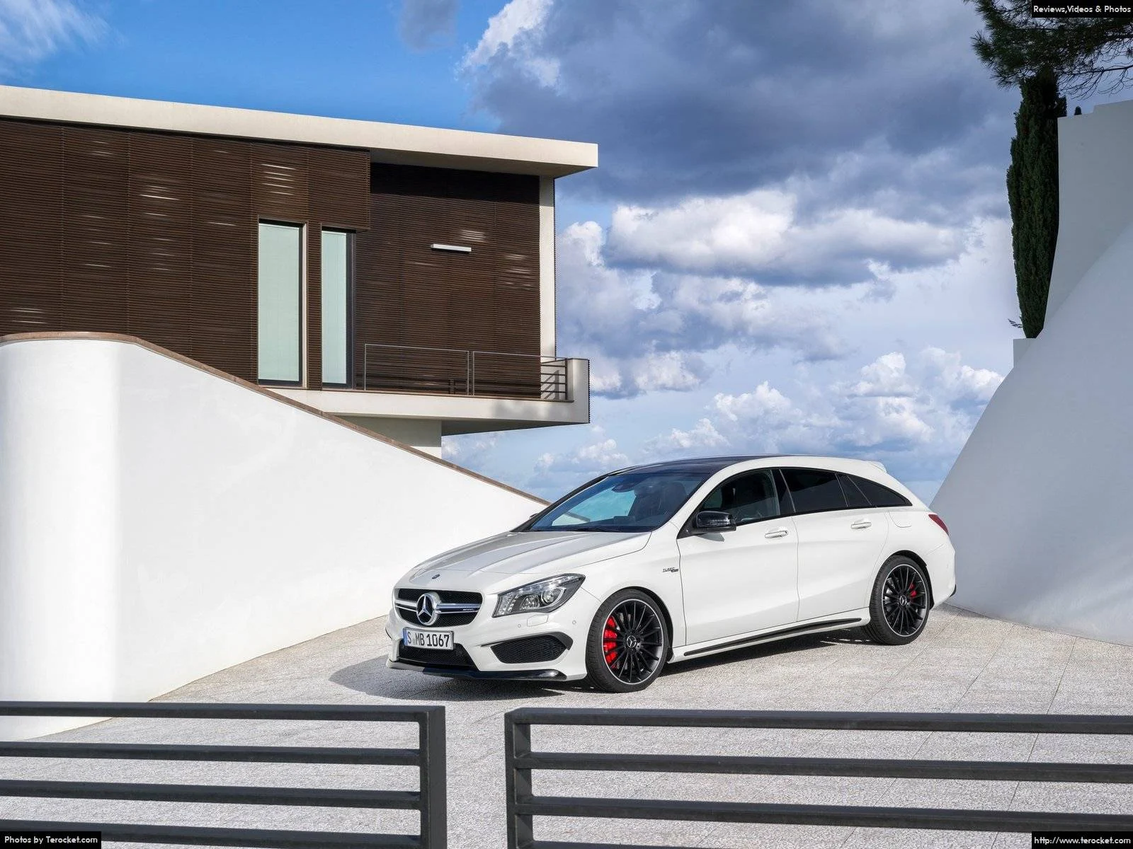 Hình ảnh xe ô tô Mercedes-Benz CLA45 AMG Shooting Brake 2016 & nội ngoại thất