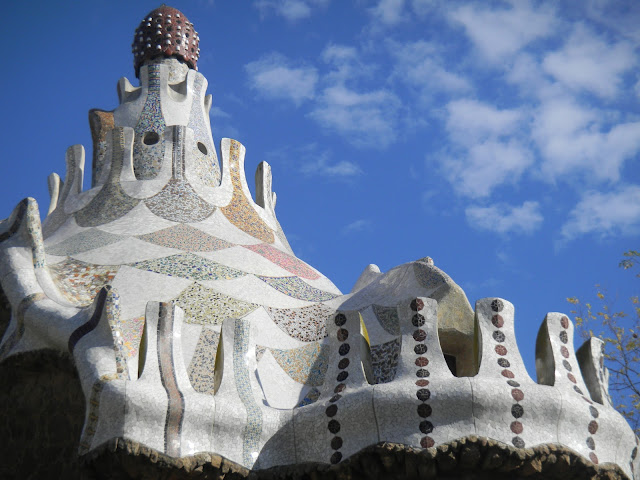 park guell entrance barcelona