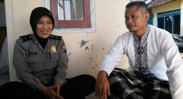 Batalkan Umrah Suami Istri  Polisi  Ini Gunakan Uang untuk 