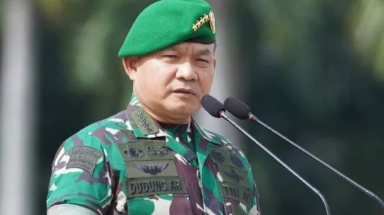 TNI AD Tanggapi Kritik Setelah Jenderal Dudung Abdurachman Ikut Terjun Pantau Harga Minyak Goreng