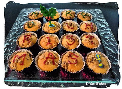 apple streusel christmas cupcakes