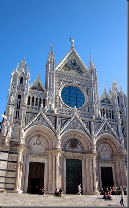 052-siena-church-front