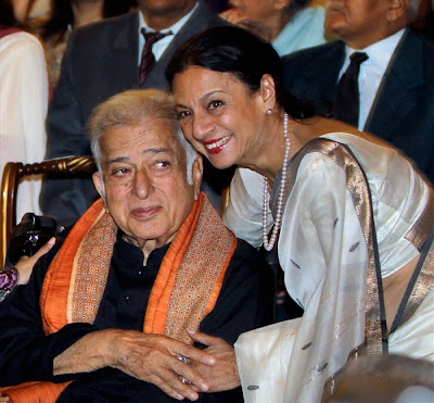 Tanuja, kajol, Shashi Kapoor, Usha Uthup, President Pratibha Patil, Krishna Poonia, Prime Minister Manmohan Singh, Bollywood, Photogallery, Celebrity Photo Gallery, Bollywood actress, India