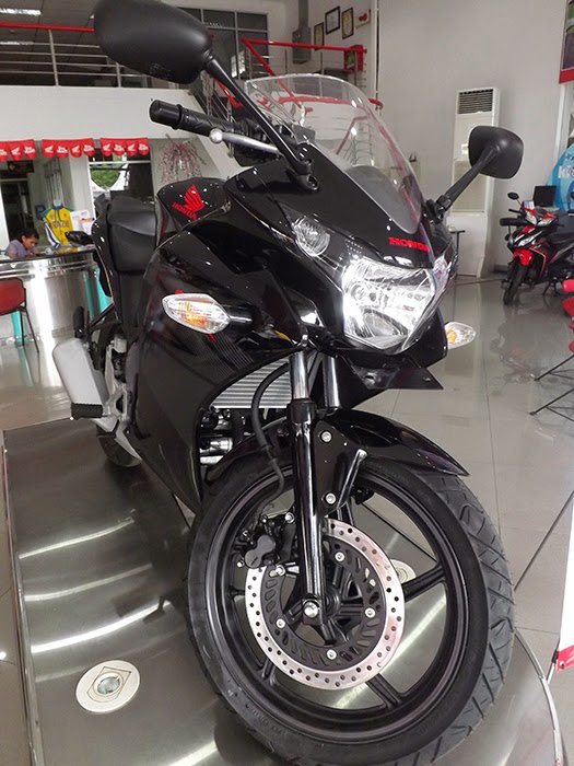 CBR150R 2014 Black Carbon  RNM Motorcycle