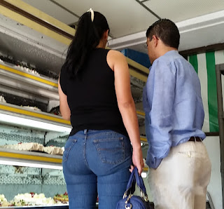 mujeres hermosas pantalones apretados