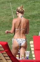 Kate Hudson bikini butt