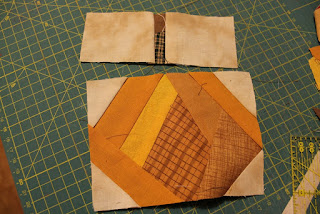 http://www.grimmskram.net/2014/09/tutorial-paper-piecing.html