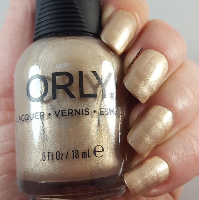 Pale-gold-metallic-nail-polish