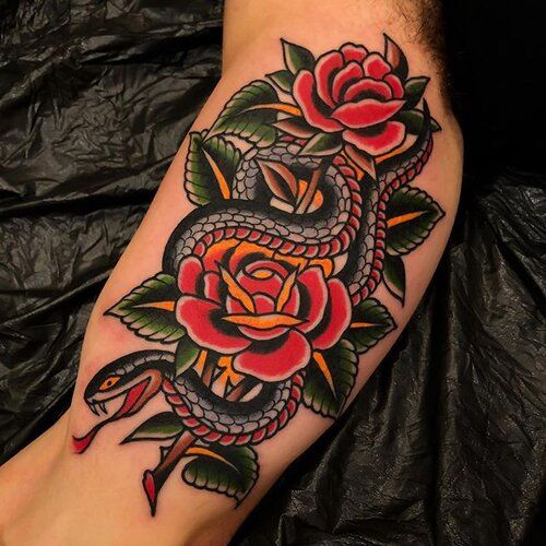 snake-with-roses-old-school-design-tattoo