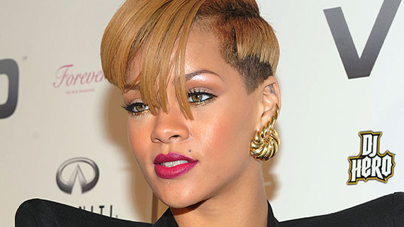 rihanna pink hair 2010. rihanna pink hair.