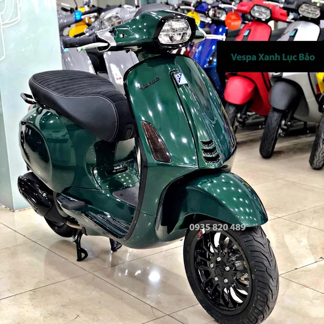 Vespa Màu Xanh Lục Bảo