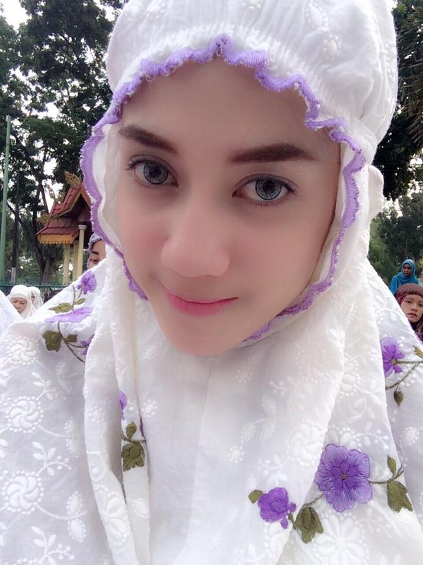  Foto  Foto  Gadis Berjilbab Cantik  Ayo Viralkan