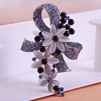 crystal flower brooch beautiful and attractive