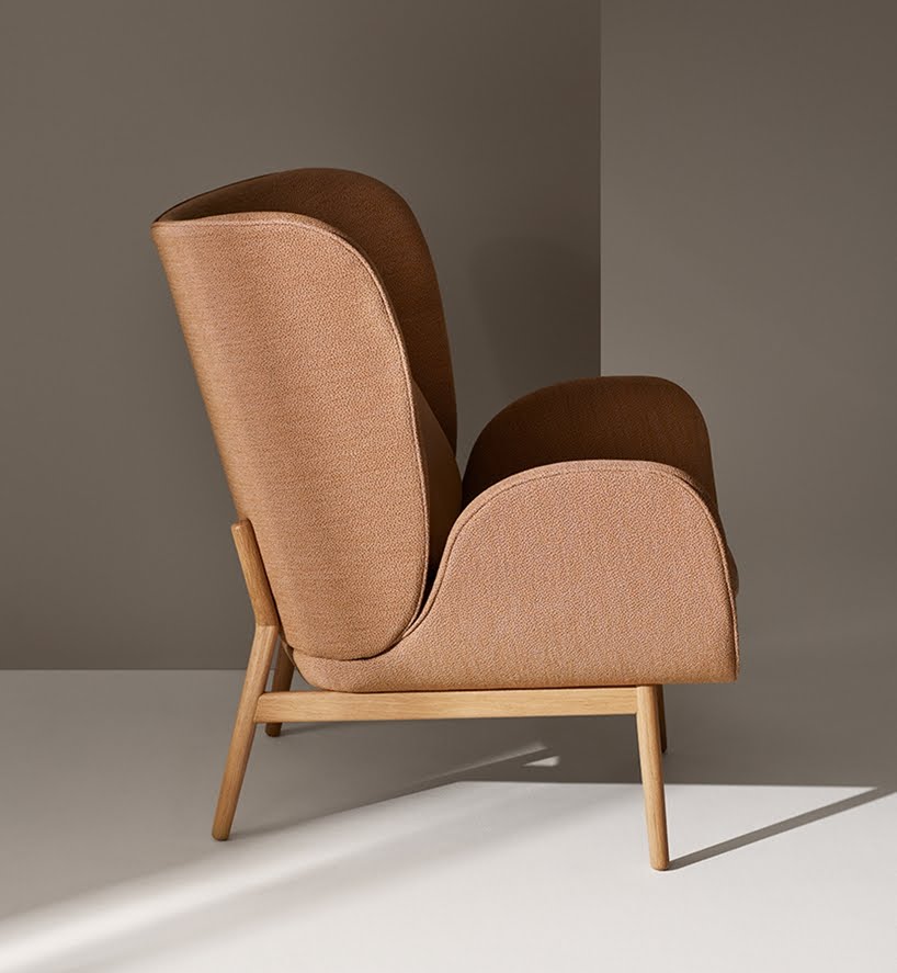 Esta silla acolchada encierra a su usuario en un micro espacio