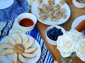 Photos from a Breakfast Picnic #WrapNGo #ad 