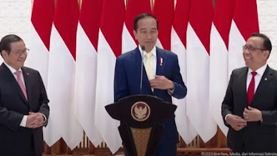 Presiden Jokowi Pakai Dasi Kuning Punya Arti Penting bagi Golkar