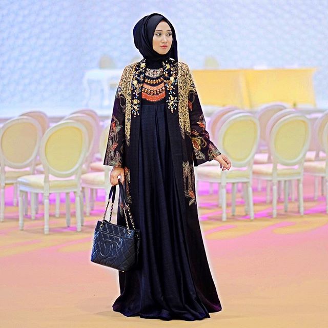 Model Baju Muslim Terbaru Untuk Pesta Ala Dian Pelangi 