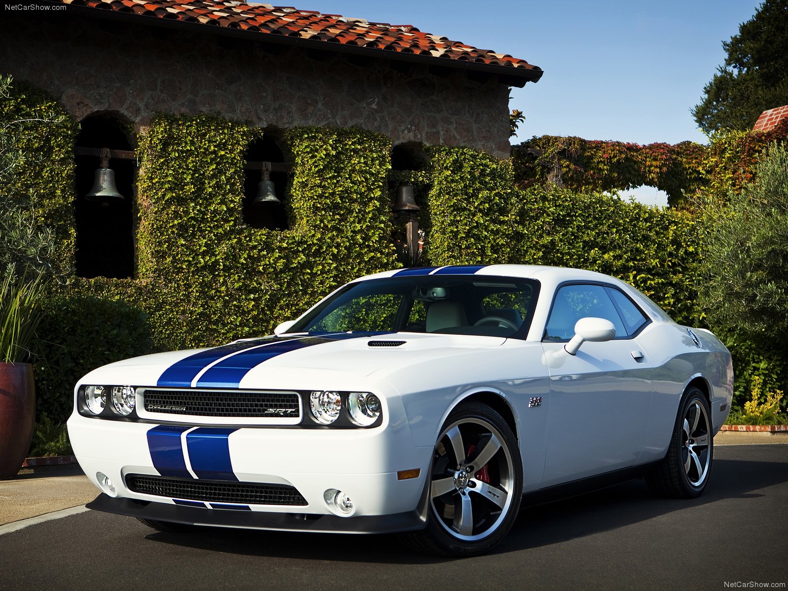 Carros e Motos: Dodge Challenger SRT8 392