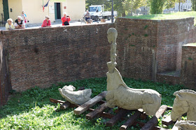 Gustavo Aceves horses migration sculpture exhibition Lapidarium Passo Sospeso Lucca Italy public art