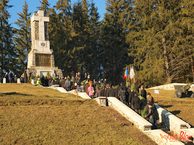 Depuneri de coroane la Monumentul Eroilor - Toplita Secu