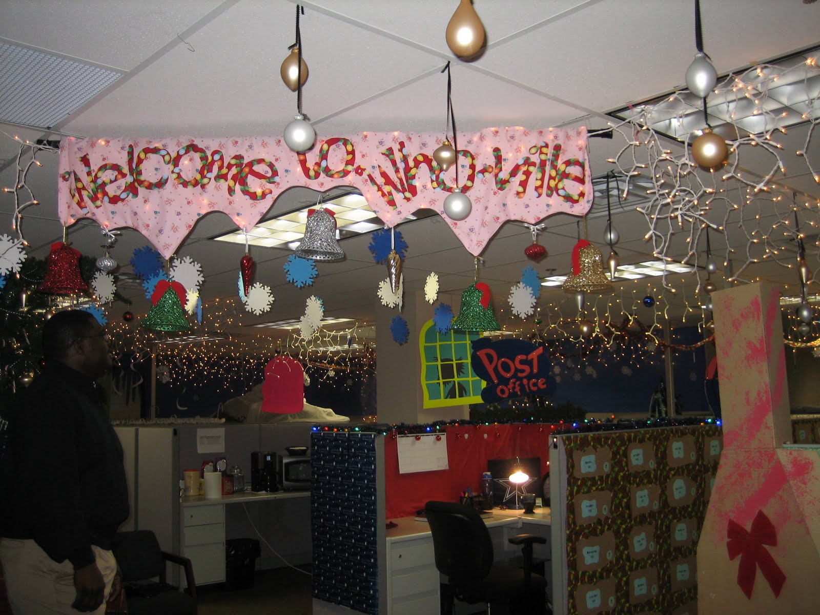 The Ivesons Christmas  Office  Decorating  Contest 