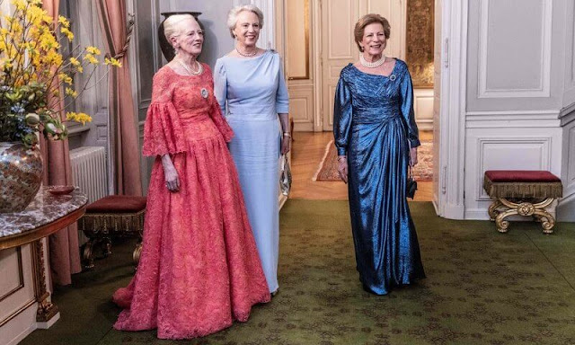 Queen Margrethe, Princess Benedikte and Queen Anne-Marie presented the Queen Ingrid's Honorary Scholarship