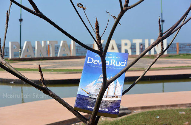 Bersama buku Dewa Ruci saat di Jepara dan Kudus