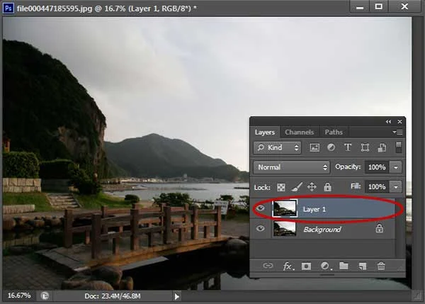 Akan terbentuk sebuah layer duplikat dari layer Background dengan nama Layer 1, tepat diatas layer Background.