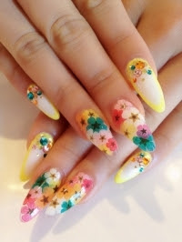 New-Stylish-Nail-Art-Ideas-Summer-2012